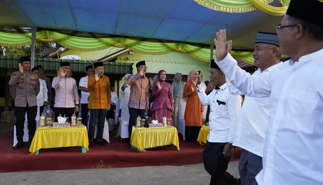 Ribuan Warga Tumpah Ruah Saksikan Pawai Ta’aruf MTQ ke-58 Tapanuli Selatan